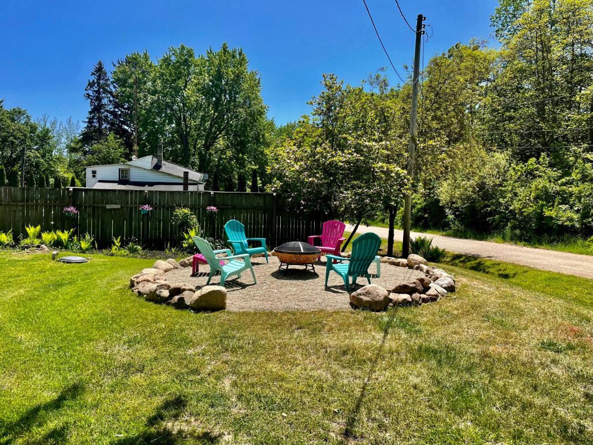 The Charming Glenn Cottage! Walk To Lake Michigan! Fennville Exterior photo